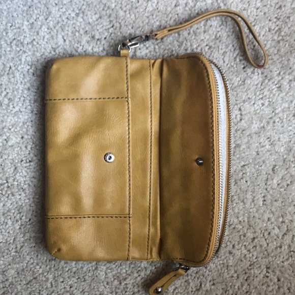 Clutch - Picture 4 of 4